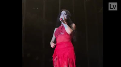 Miguel Ángel Silvestre Rompe el Silencio: Su Confesión a Lali Espósito en Pleno Espectáculo