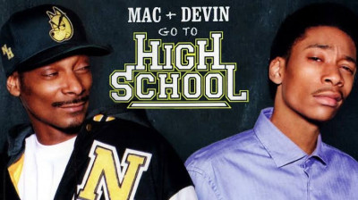 Filme: Mac & Devin no Colegial (2012)