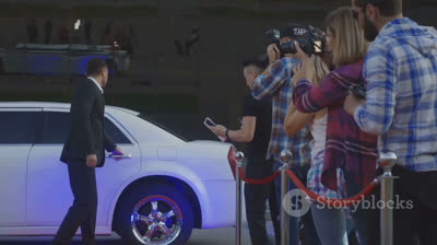 Tom Cruise_ ¡El Iron Man Blanco de MarveL Films .INVIDEO AI .create con IA